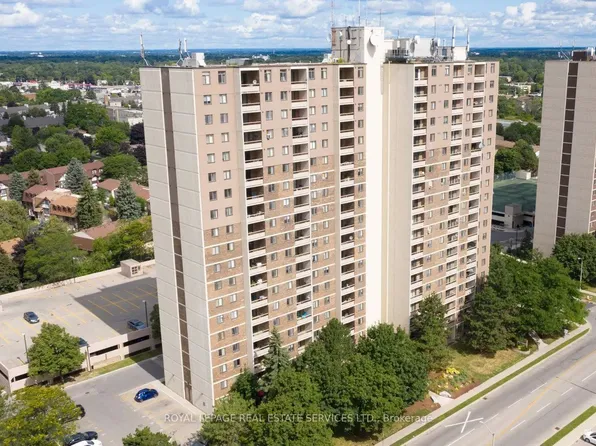 1 Cedarwoods Cres, Kitchener, ON