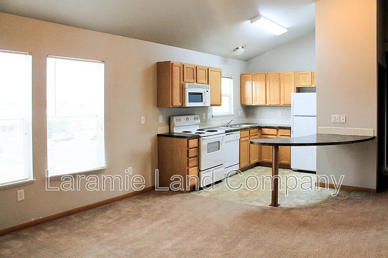 4 bed, 2.0 bath, $1,250 — Photo 4