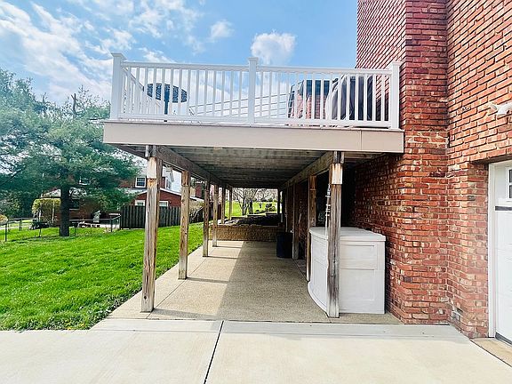4th image of 244 Oakmont Rd