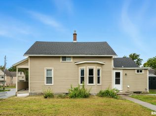 421 16th Ave, Moline, IL 61265