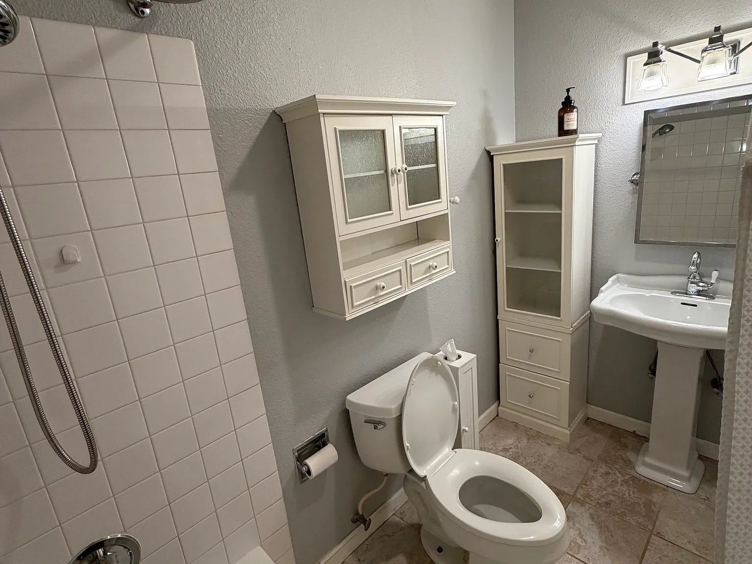 3 bed, 1300 sqft, $3,499 — Photo 3