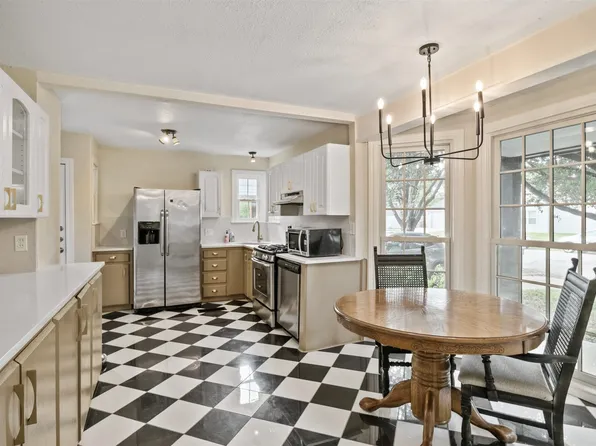 2701 Benbrook Blvd, Fort Worth, TX 76109