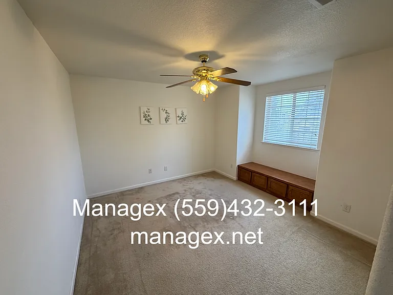 2833 E Cromwell Ave — Photo 17