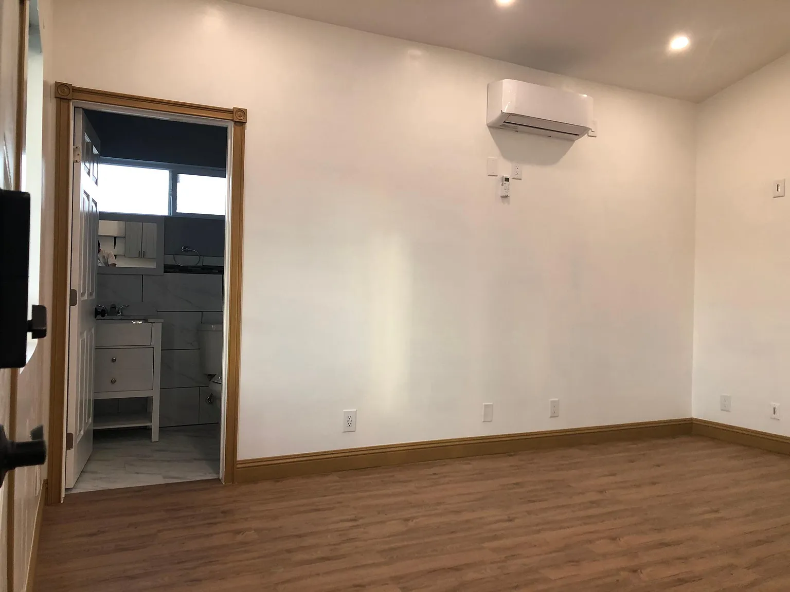 8802 Kittyhawk Ave — Photo 3