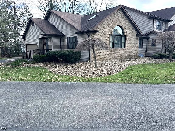 2nd image of 1151 Surrey Point Dr SE