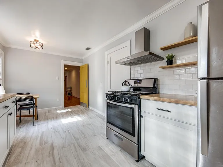 1302 Pioneer Dr — Photo 8