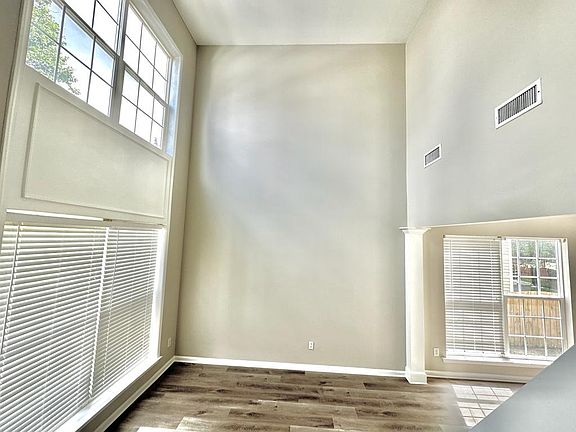 4th image of 3313 Elizabeth Glen Dr