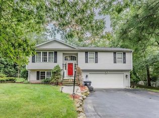 61 Lonsdale St, West Warwick, RI 02893