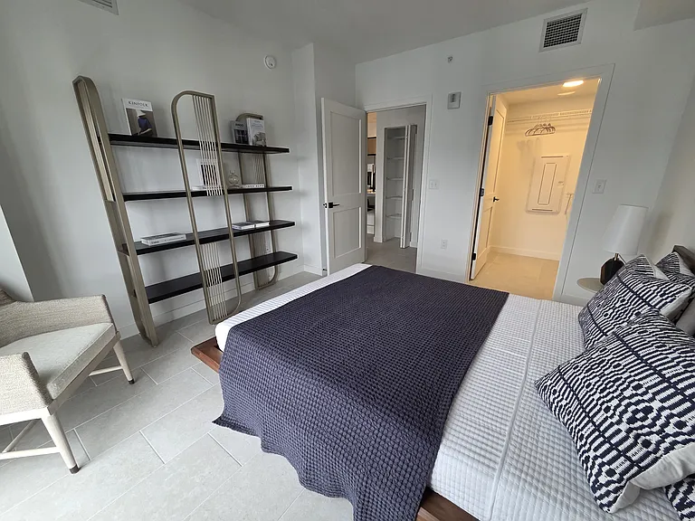 1662 NW 29th Ave #B — Photo 9