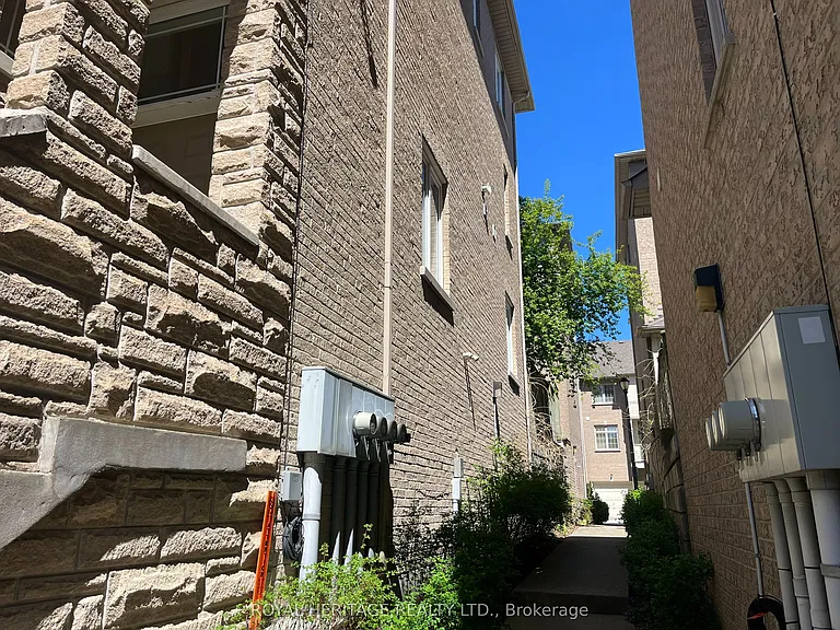 16 William Poole Way #16 — Photo 2
