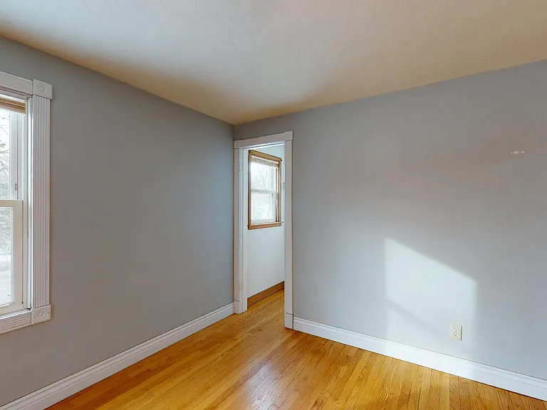 912 Grand Ave — Photo 8