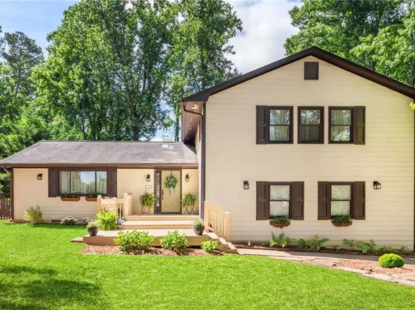 2262 Stag Run, Suwanee, GA 30024