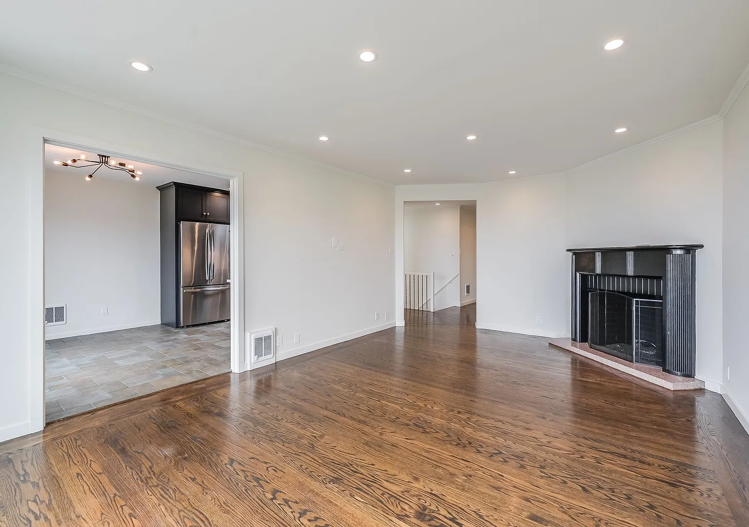 Panoramic SF Views, Elevated Cul-de-Sac Home in Eureka Valley — Photo 4