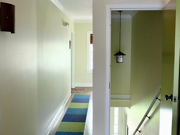 2nd and top floor, with 2 entrances