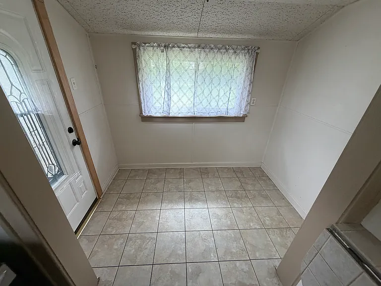 133 Foster Ave — Photo 12