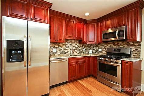9331 S Prairie Ave Chicago IL-small-003-Kitchen-666x444-72dpi