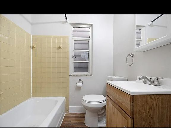 4th image of 411 Franklin St APT 2