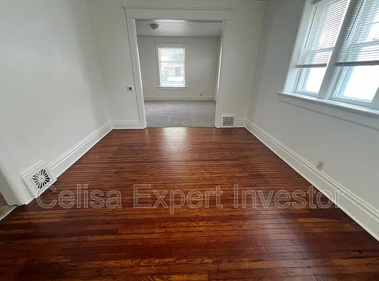1209 W Wildwood Ave — Photo 3