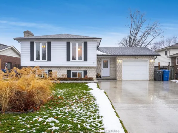 250 Applewood Rd, Kingsville, ON N9Y 3P3