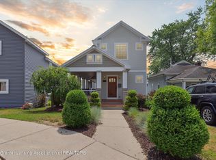 834 Lakeview Dr, Lake Odessa, MI 48849