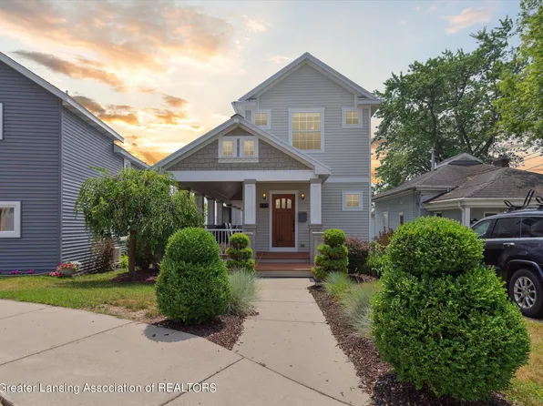 834 Lakeview Dr, Lake Odessa, MI 48849