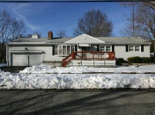 90 Topaz Pl, Stratford, CT 06614