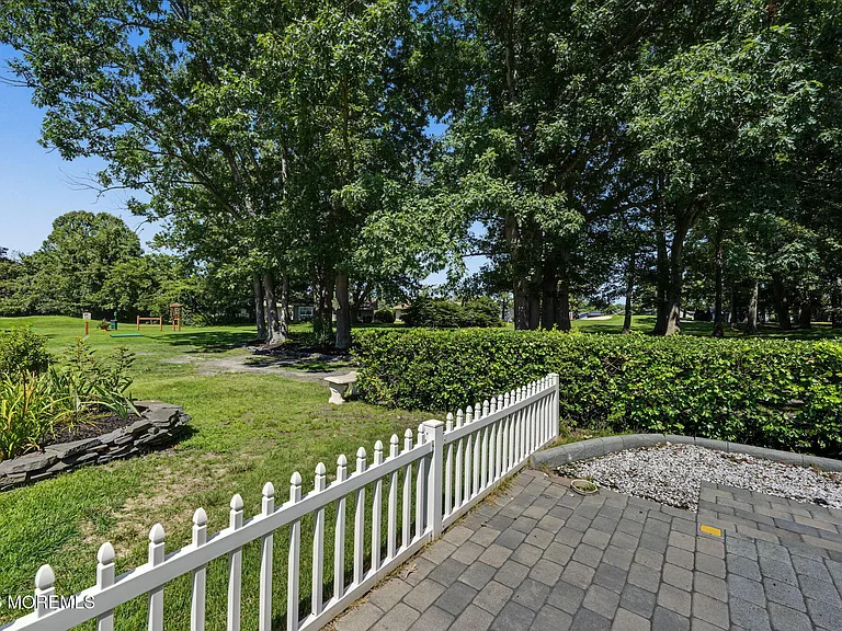 22 Higgins Ct — Photo 30