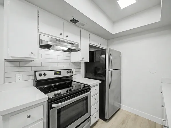 2937 E Beck Ln APT 2, Phoenix, AZ 85032