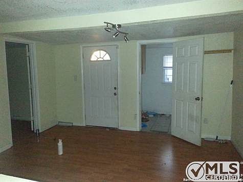 4th image of 343 Inez Ave