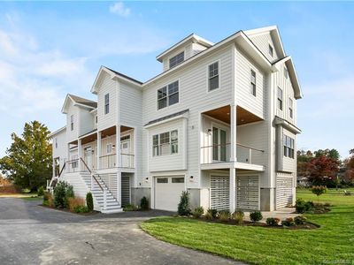 725 South Pine Creek Road #4, Fairfield, CT, 06824