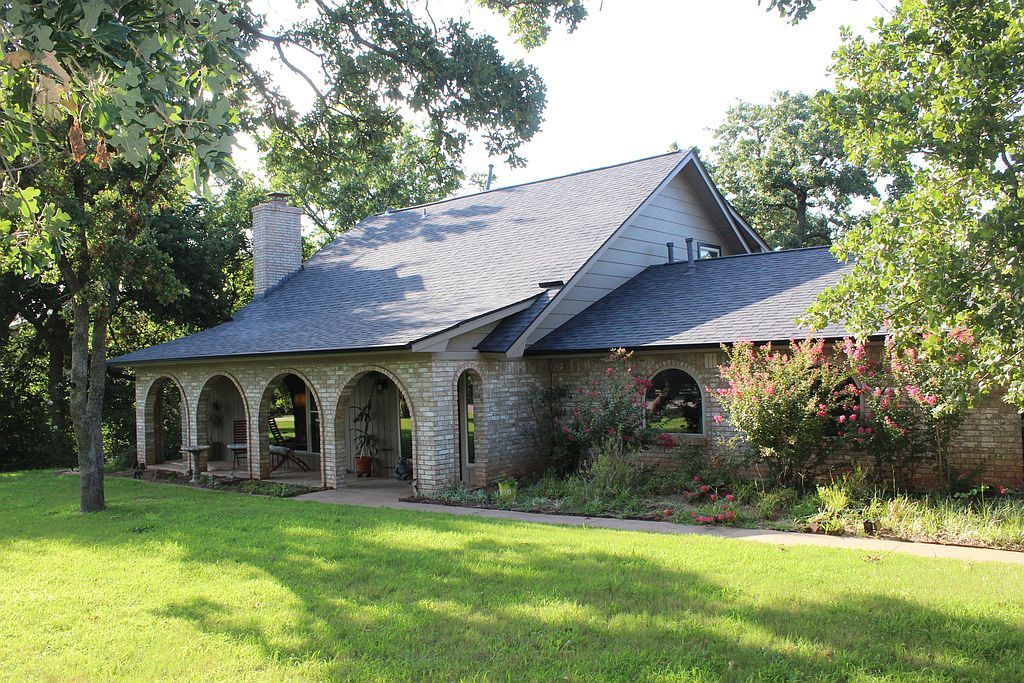 2409 Old Farm Rd - Property Image