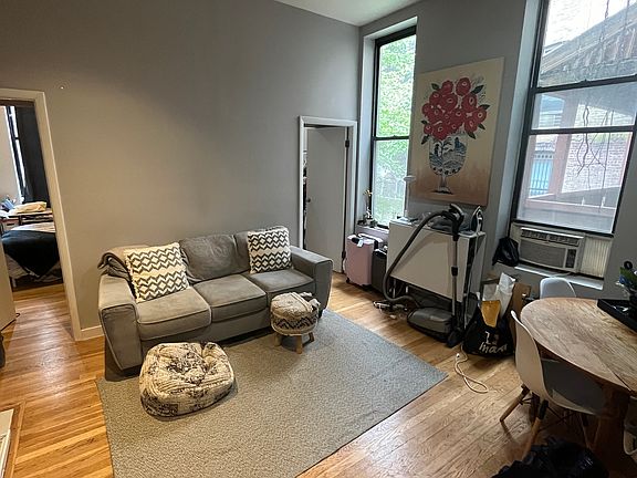 4th image of 449 W 51st St APT 2R