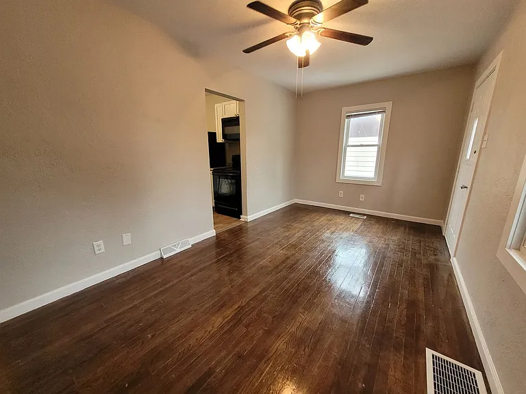 2237 S Union St — Photo 2