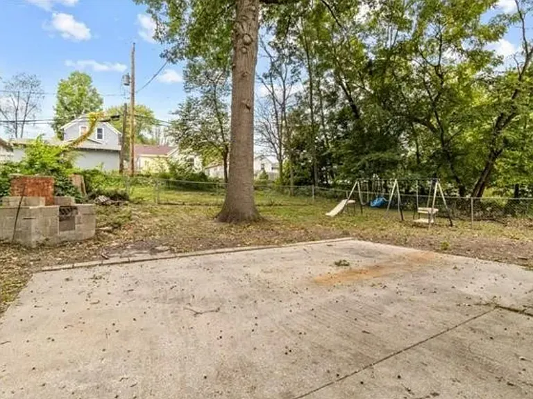 1028 Columbia Ave — Photo 22