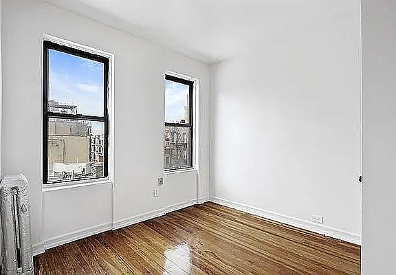 4th image of 401 W 47th St APT 5