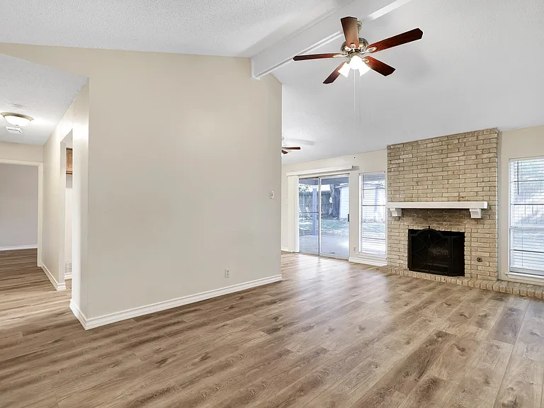 6123 Pecan Trl — Photo 2