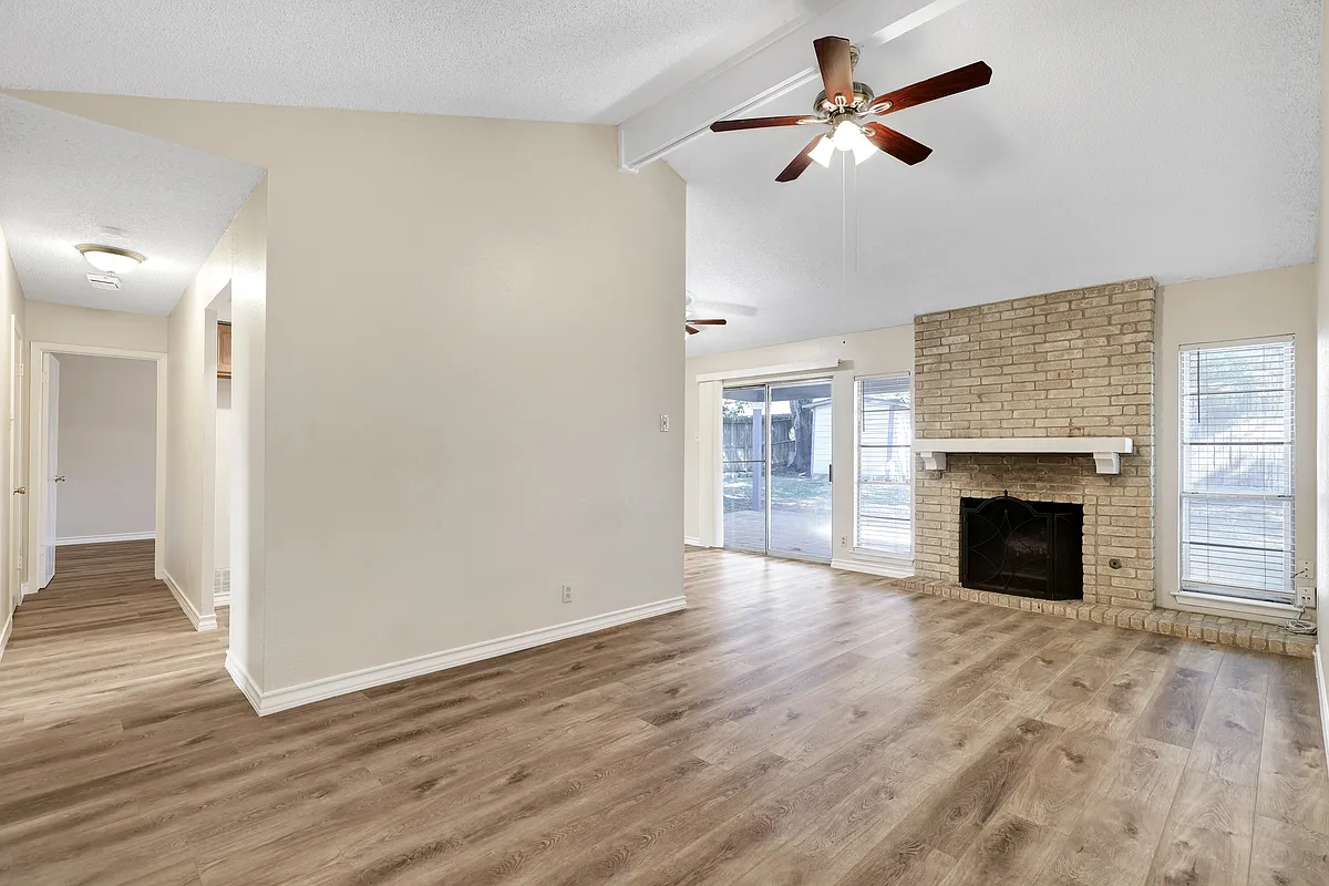 Building Photo - 6123 Pecan Trail St