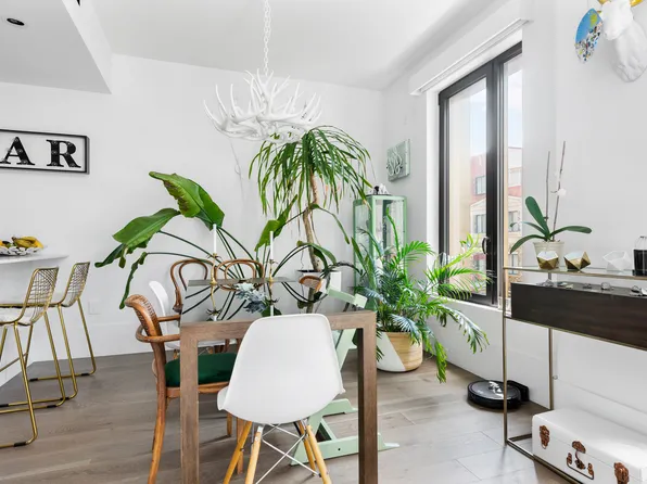 429 Kent Avenue image 5 of 21