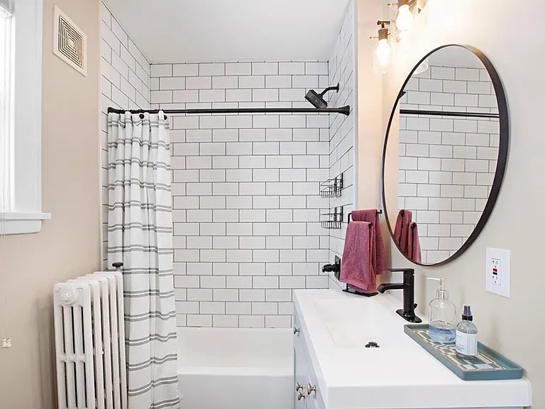 333 W 2nd St #2 — Photo 13