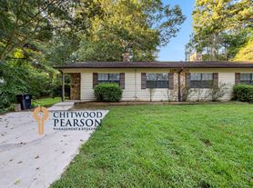 129 Valleywood Rd, Tyrone, GA