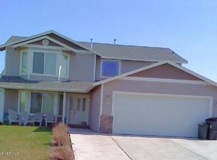 203 N Glacier St, Moxee, WA 98936