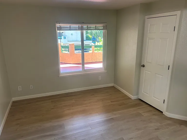 Monterey Valley Apartments — Photo 9