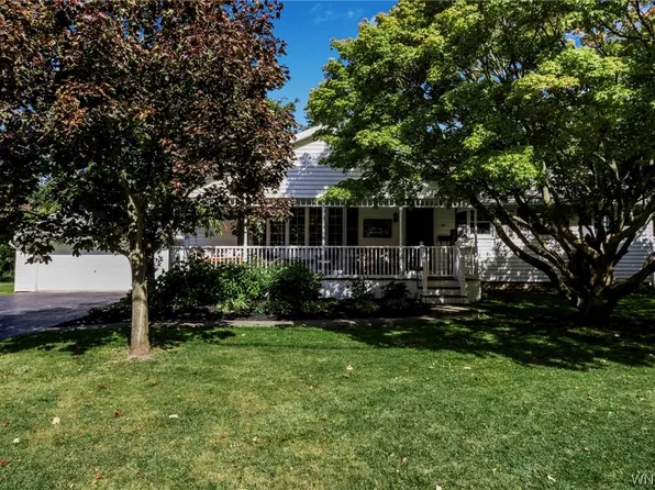 24 Brooklyn St, Akron, NY 14001