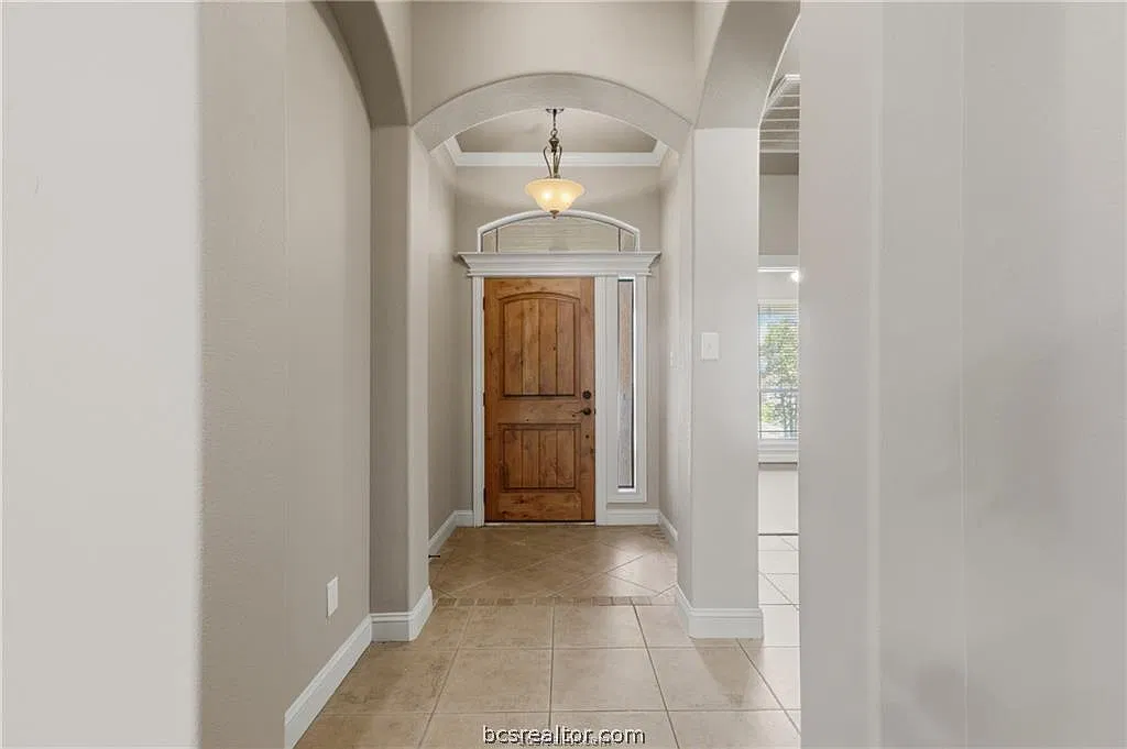 3 bed, 1670 sqft, $2,250 — Photo 3
