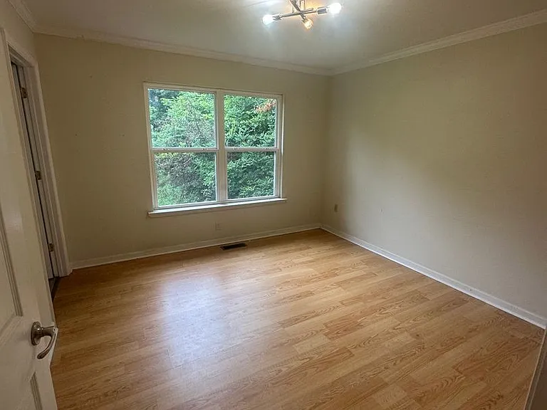 8104 Igou Gap Rd — Photo 23