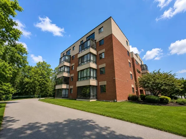 96 Old Colony Ave APT 364, East Taunton, MA 02718