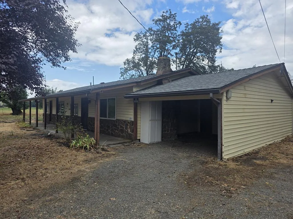 6911 New Hope Rd — Photo 2