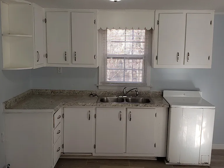 1711 Alexsandria Rd — Photo 7