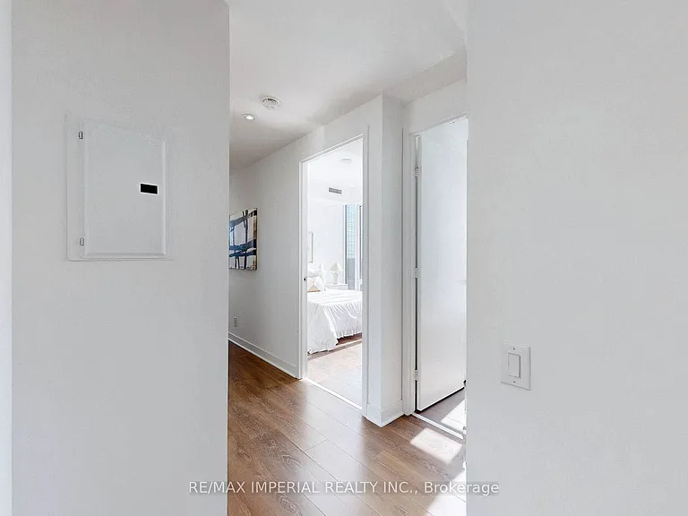 15 Grenville St #2803 — Photo 6
