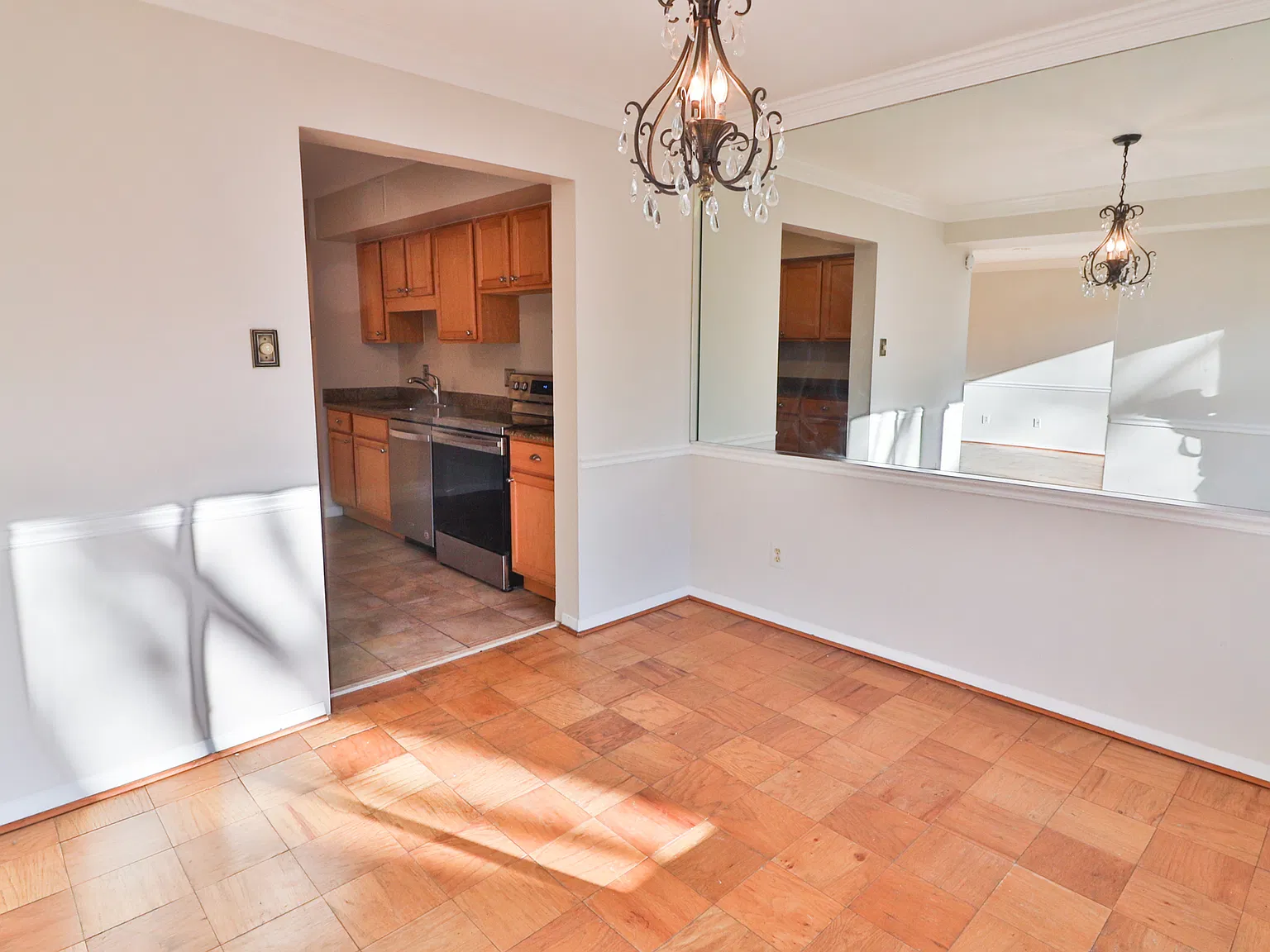 11415 Commonwealth Dr — Photo 4
